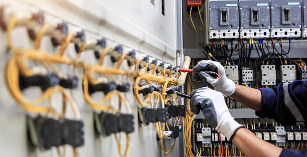 Professional Electrician technician working in Seven Points, TX